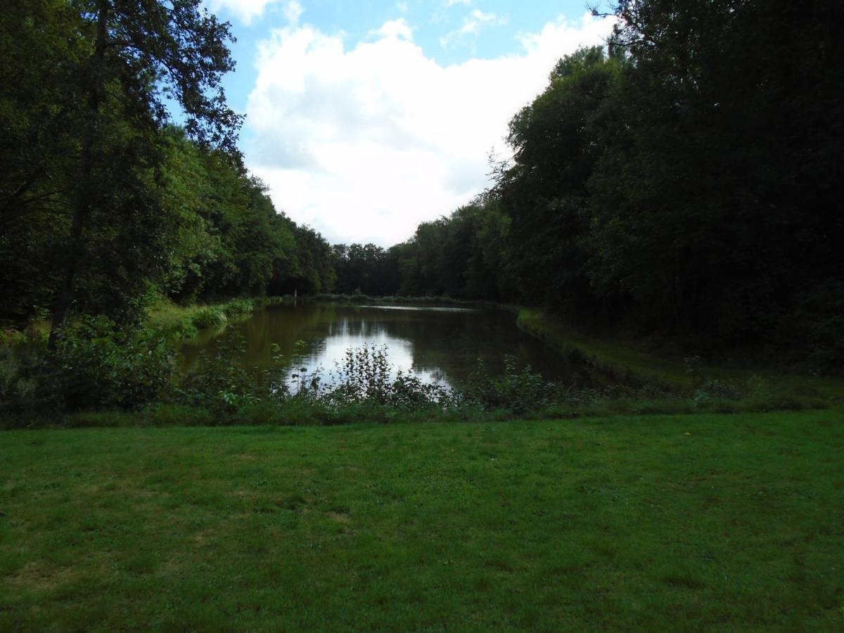 Deux Etangs Poissonneux Au Milieu Des Bois Avec Gite Moderne, La Halte Des Deux Lacs Rosée Εξωτερικό φωτογραφία